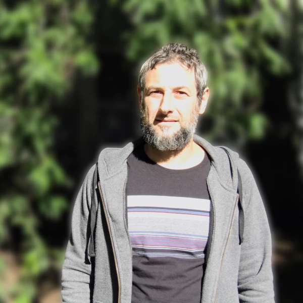 Gustavo Niño - Secretaría de Posgrado